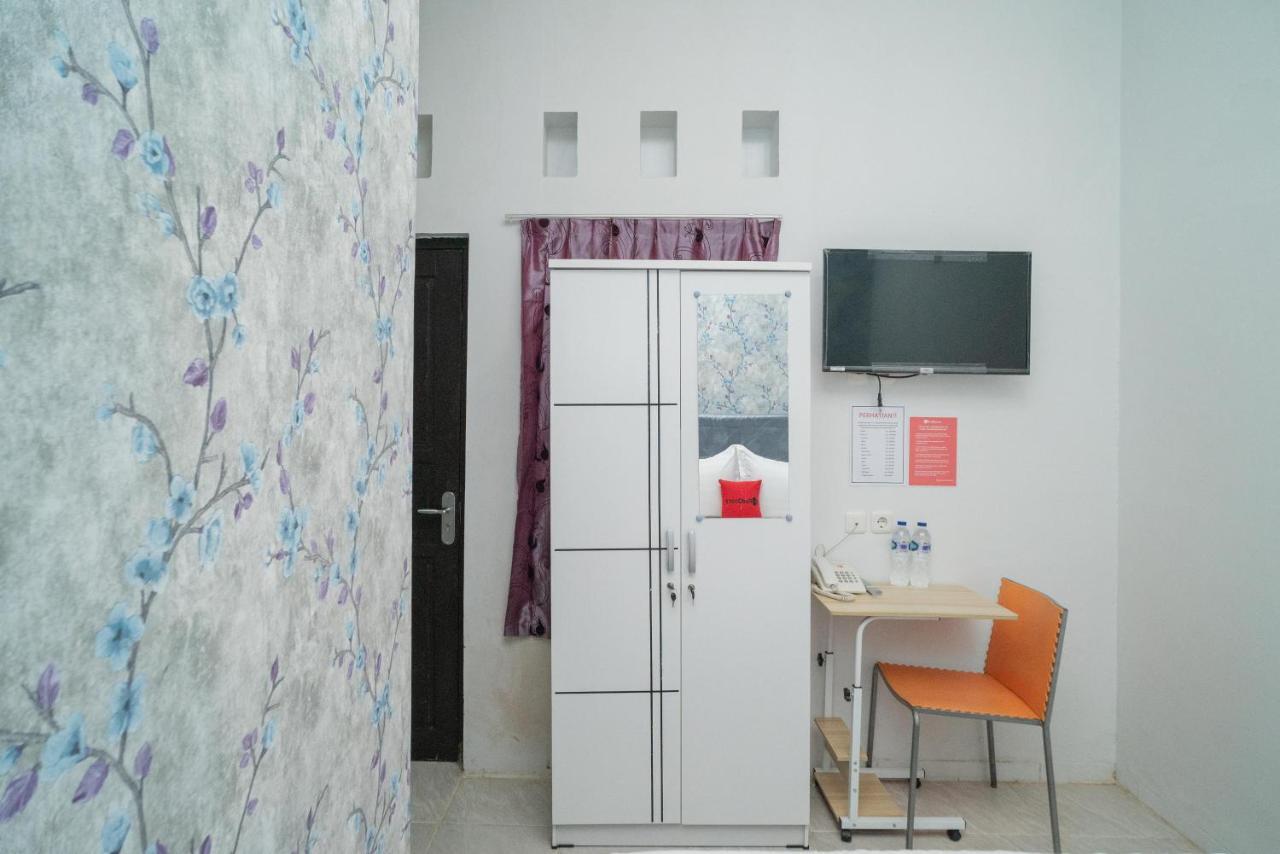 Reddoorz Near Itc Cempaka Mas 2
