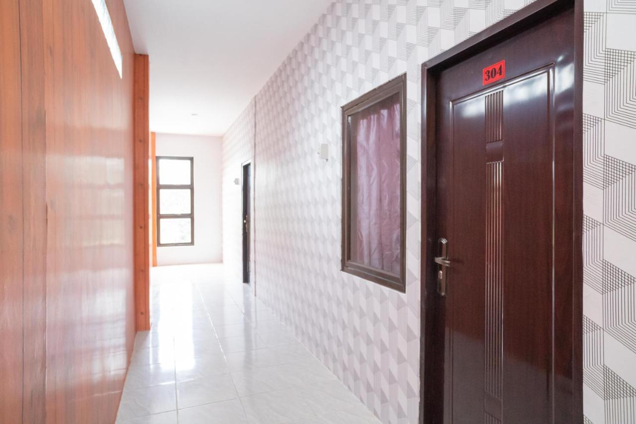 Reddoorz Near Itc Cempaka Mas 2