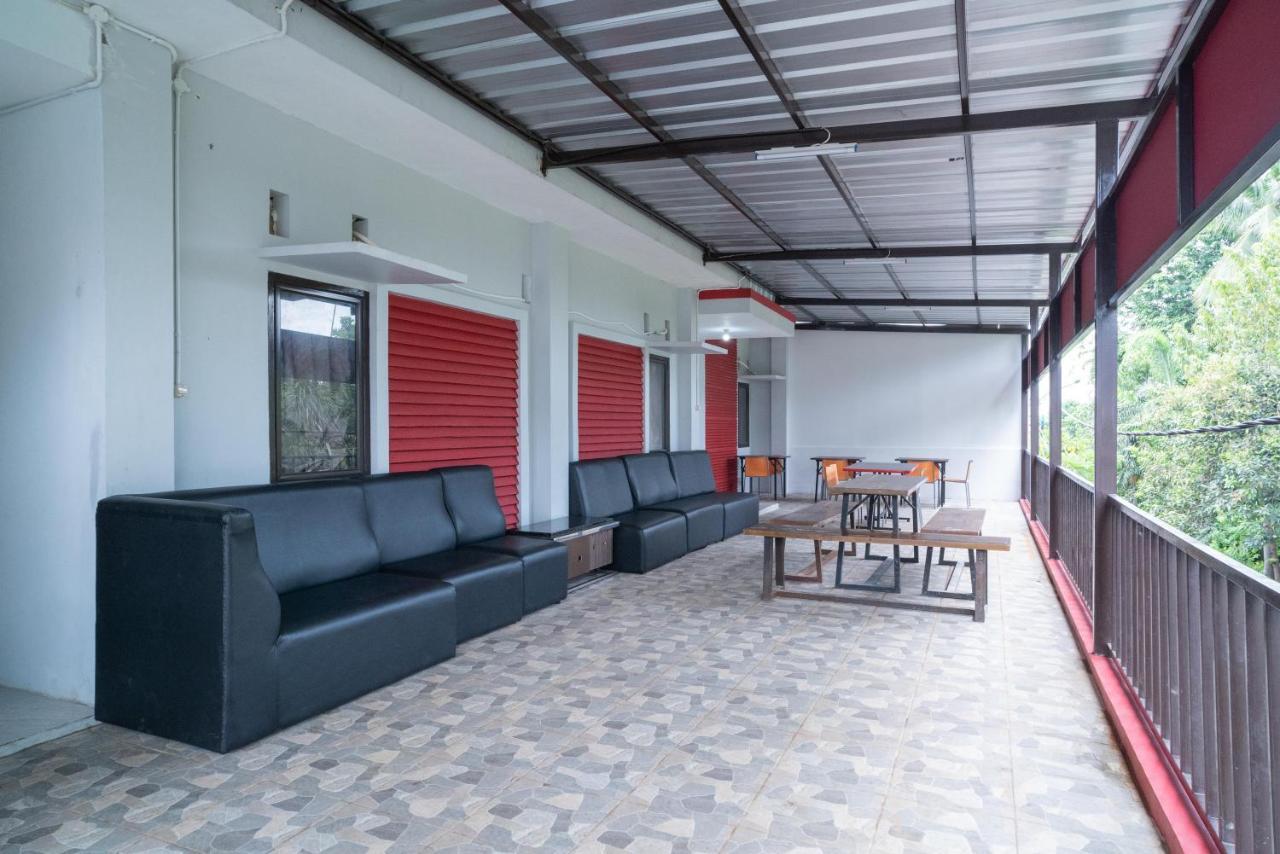 Hotel Reddoorz Near Itc Cempaka Mas 2