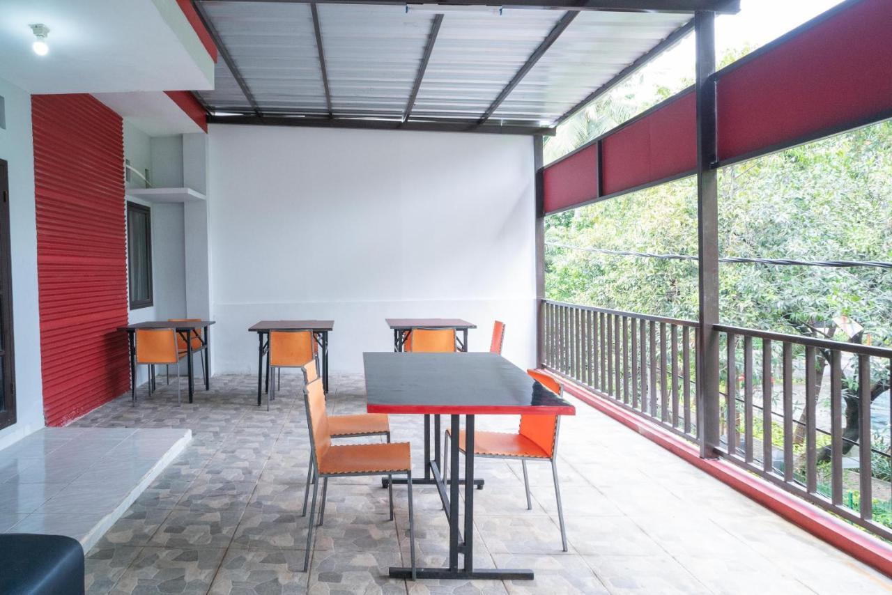 Reddoorz Near Itc Cempaka Mas 2 Jakarta