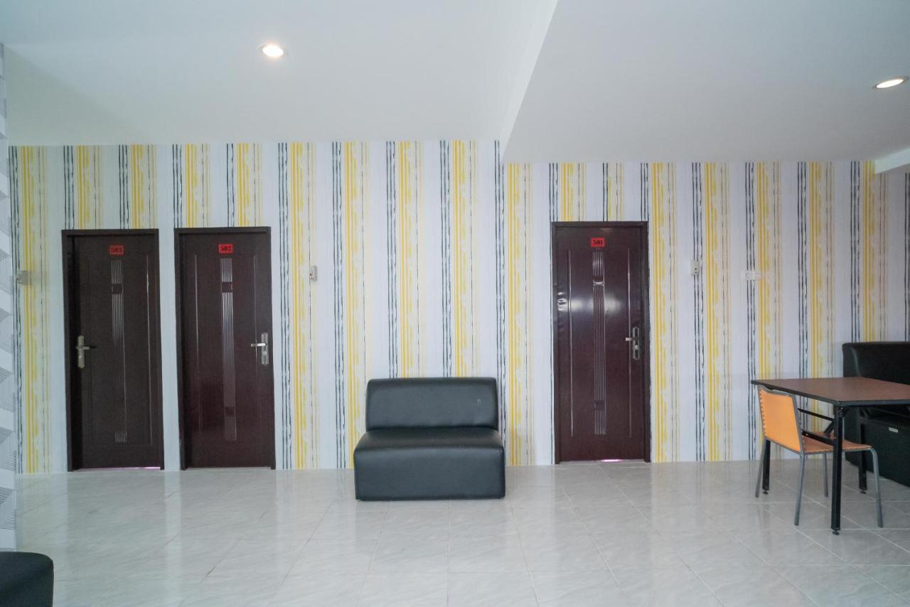 Reddoorz Near Itc Cempaka Mas 2 3* Jakarta