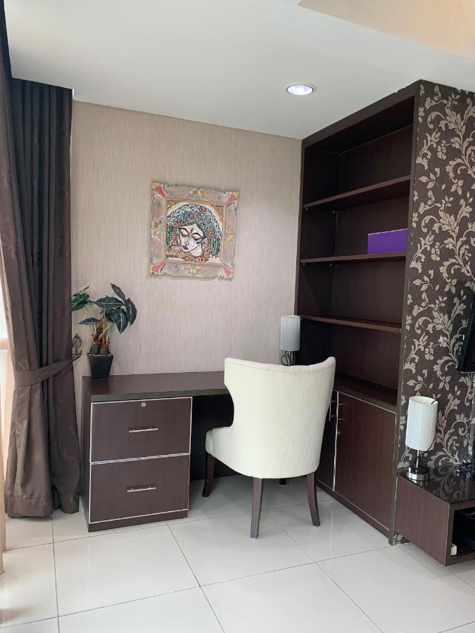 Apartment Empire Tower - Lippo Residences Kemang Village -