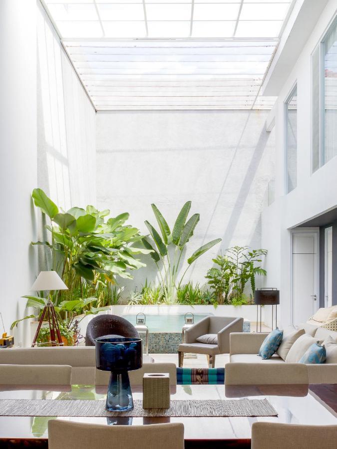 Luxury 4-Bedroom West Jakarta House - Villa 48 * Jakarta
