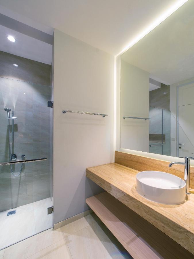 Luxury 4-Bedroom West Jakarta House - Villa 48 Villa Jakarta