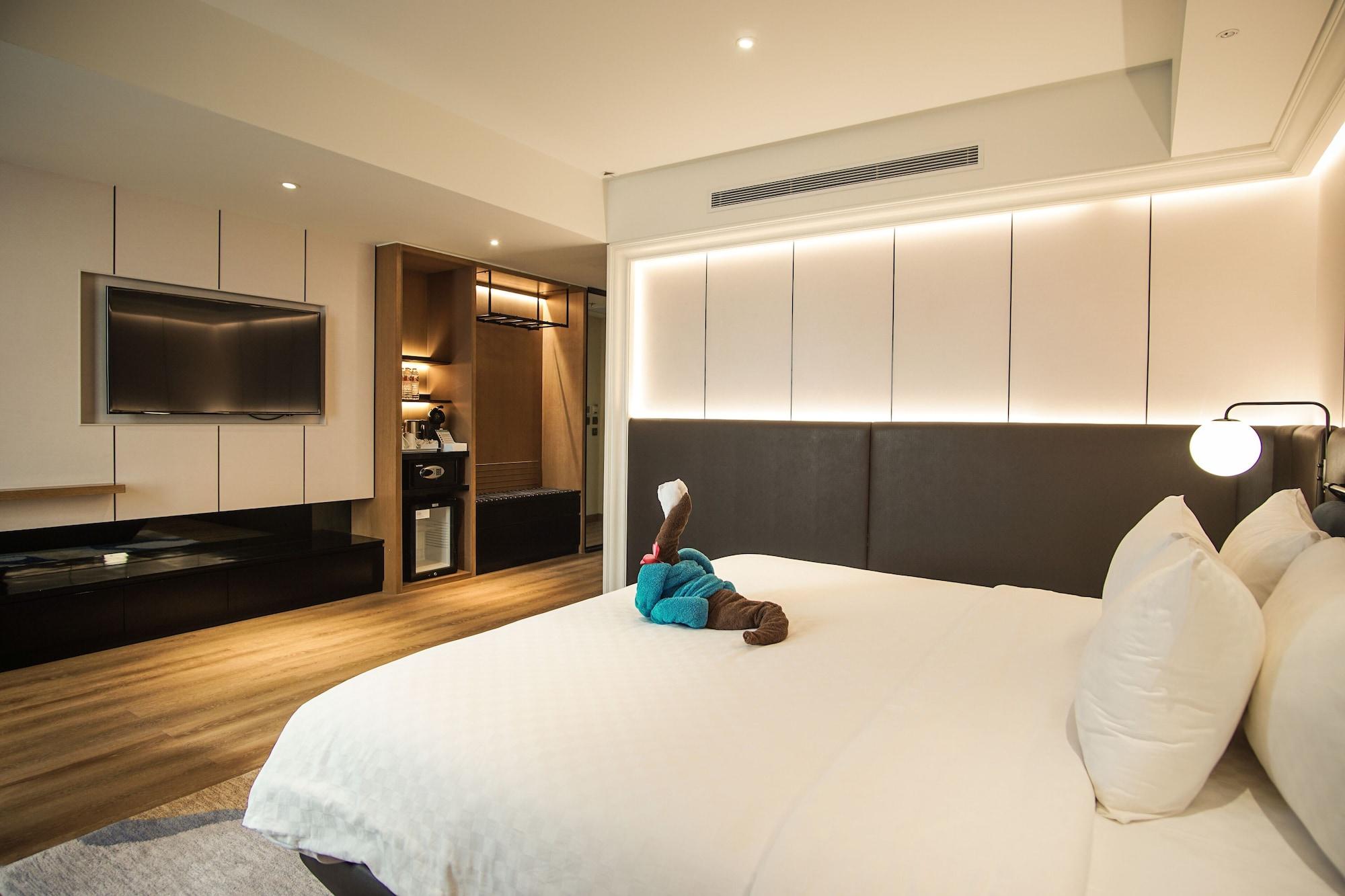 Mercure Batavia Hotel 4*