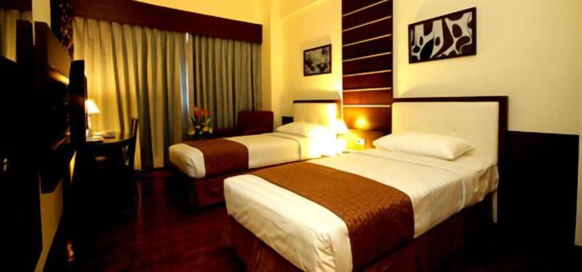 Maharadja Hotel 3*