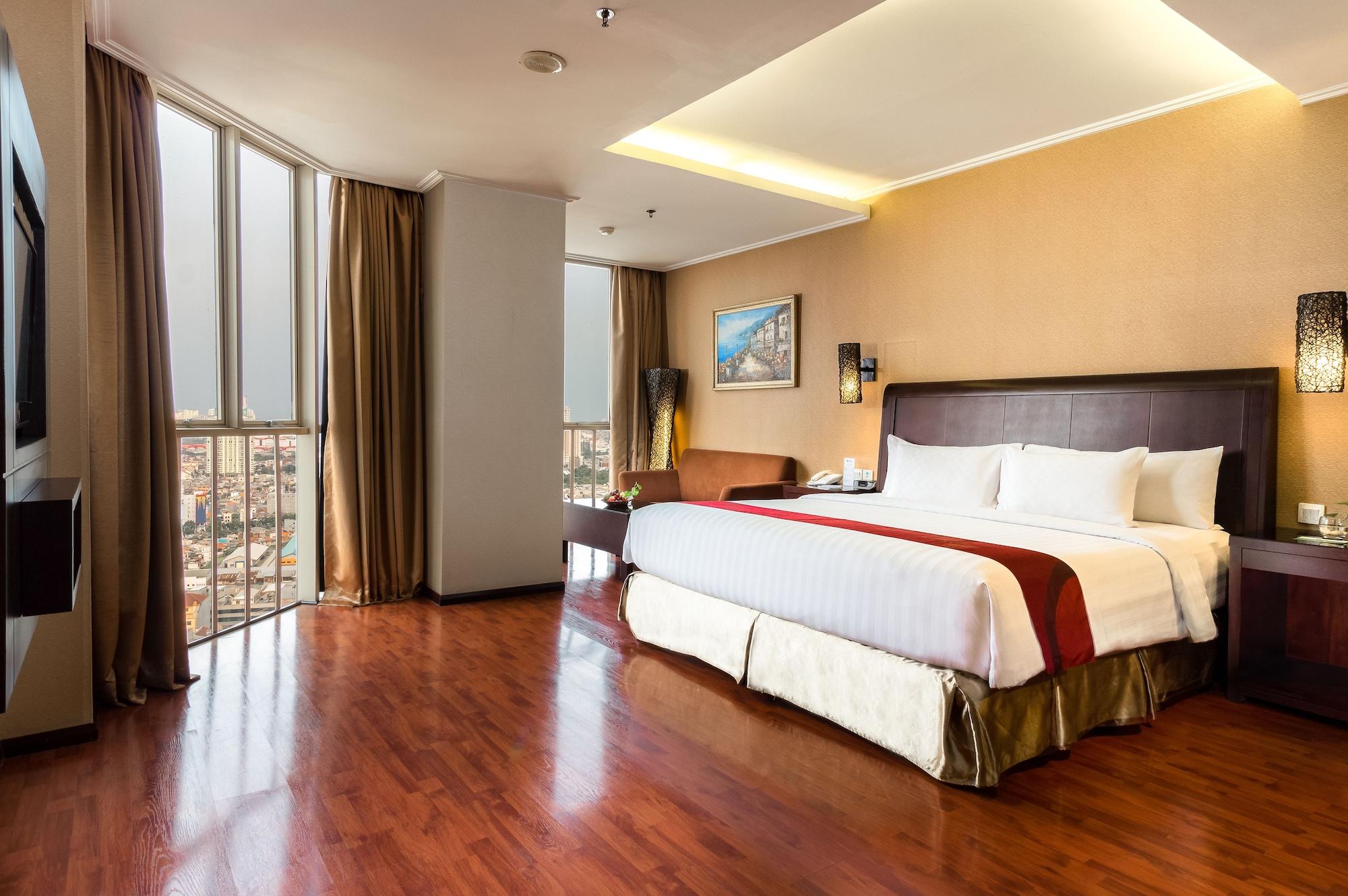 Hotel Western Mangga Dua & 4*