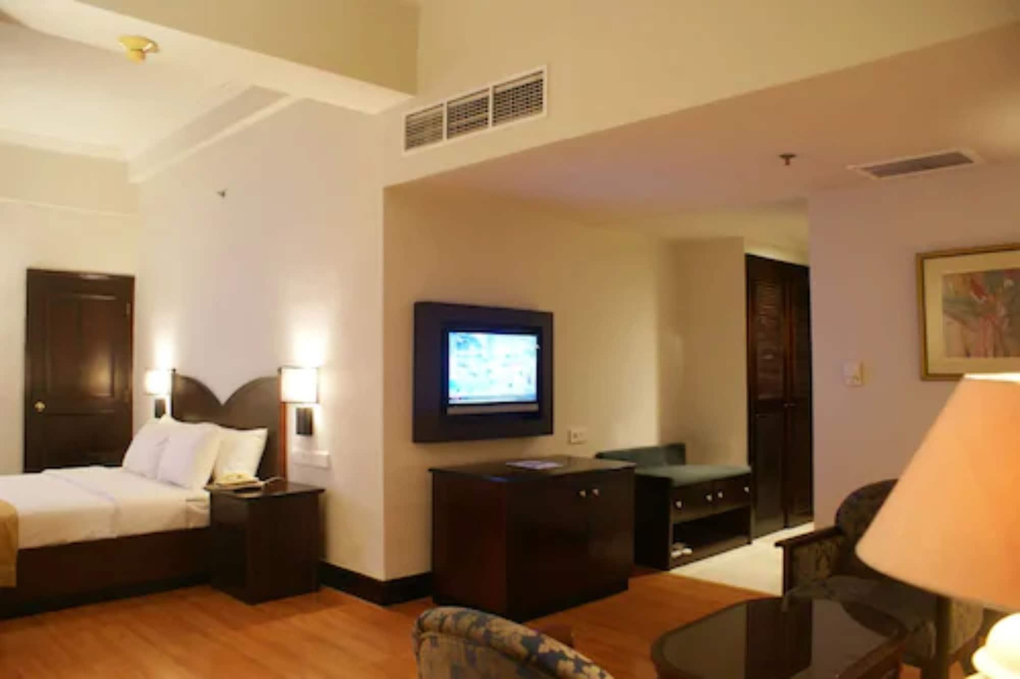 The Acacia Hotel 4*