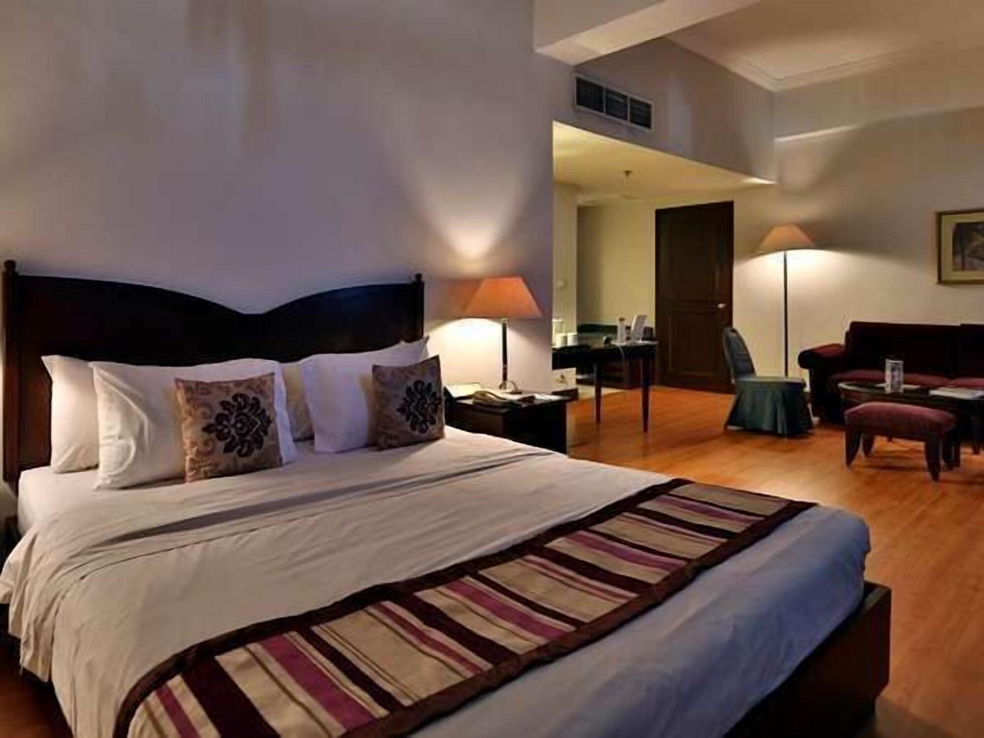 The Acacia Hotel