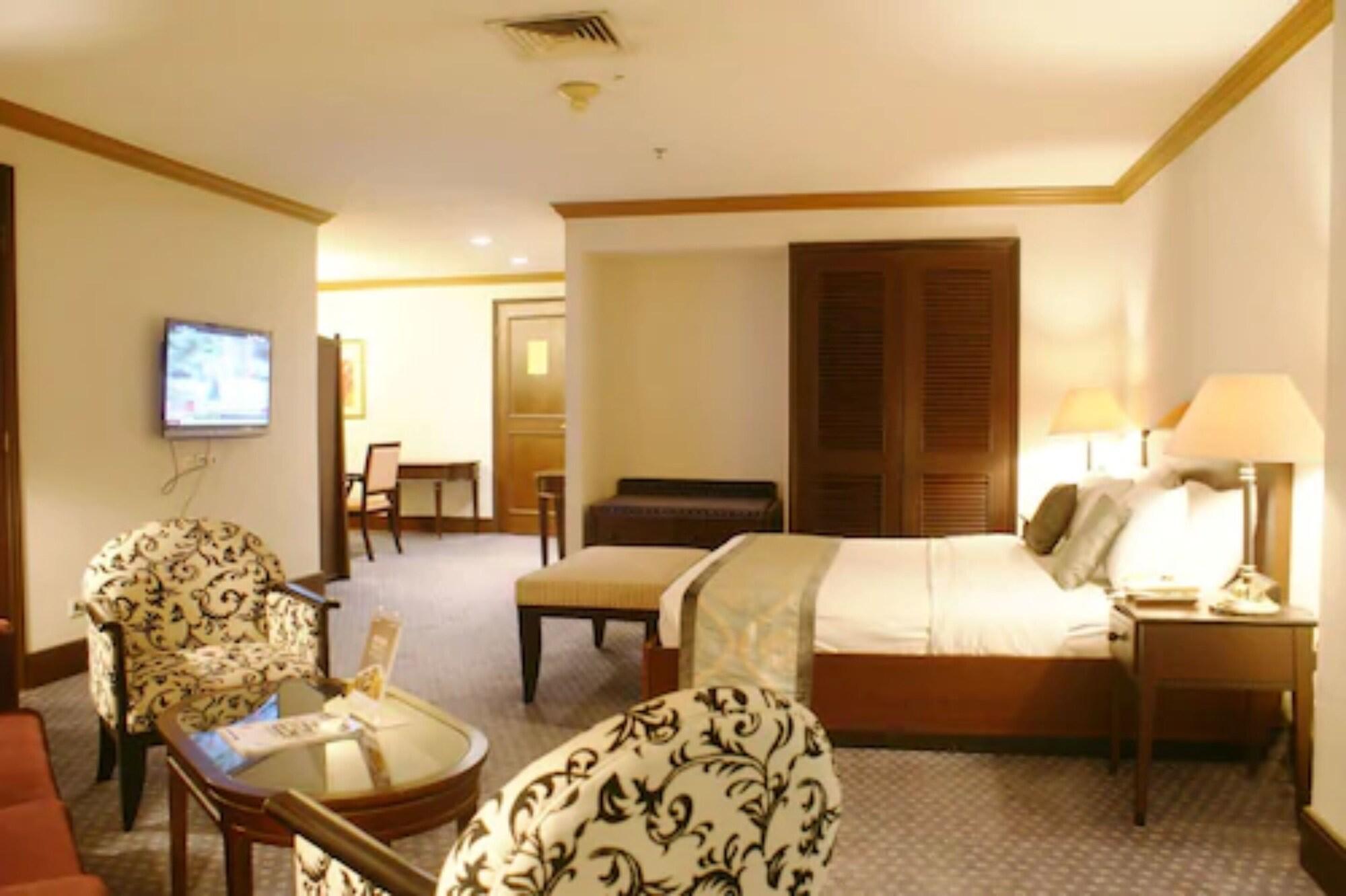 The Acacia 4*