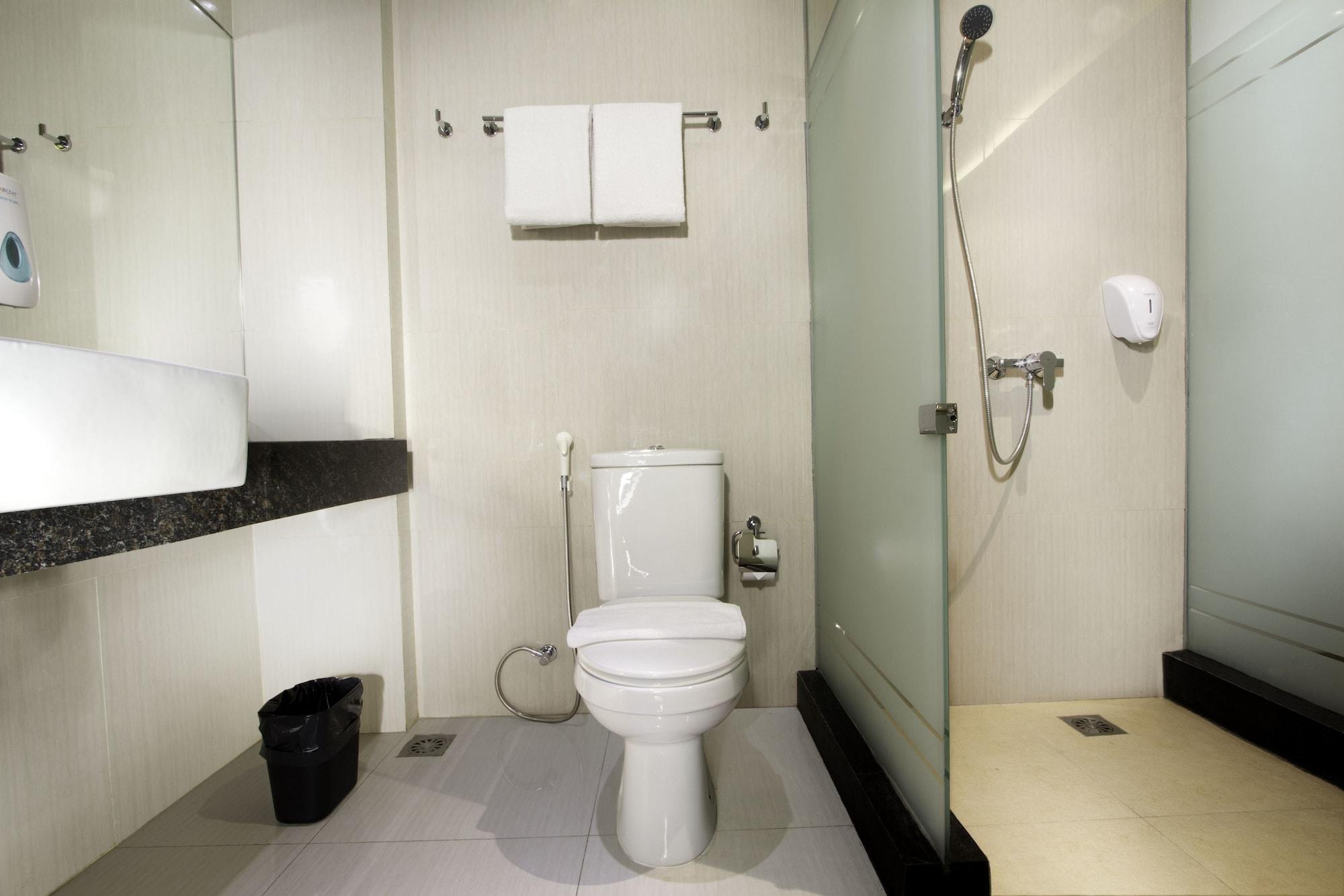 Whiz Prime Kelapa Gading Hotel 3*