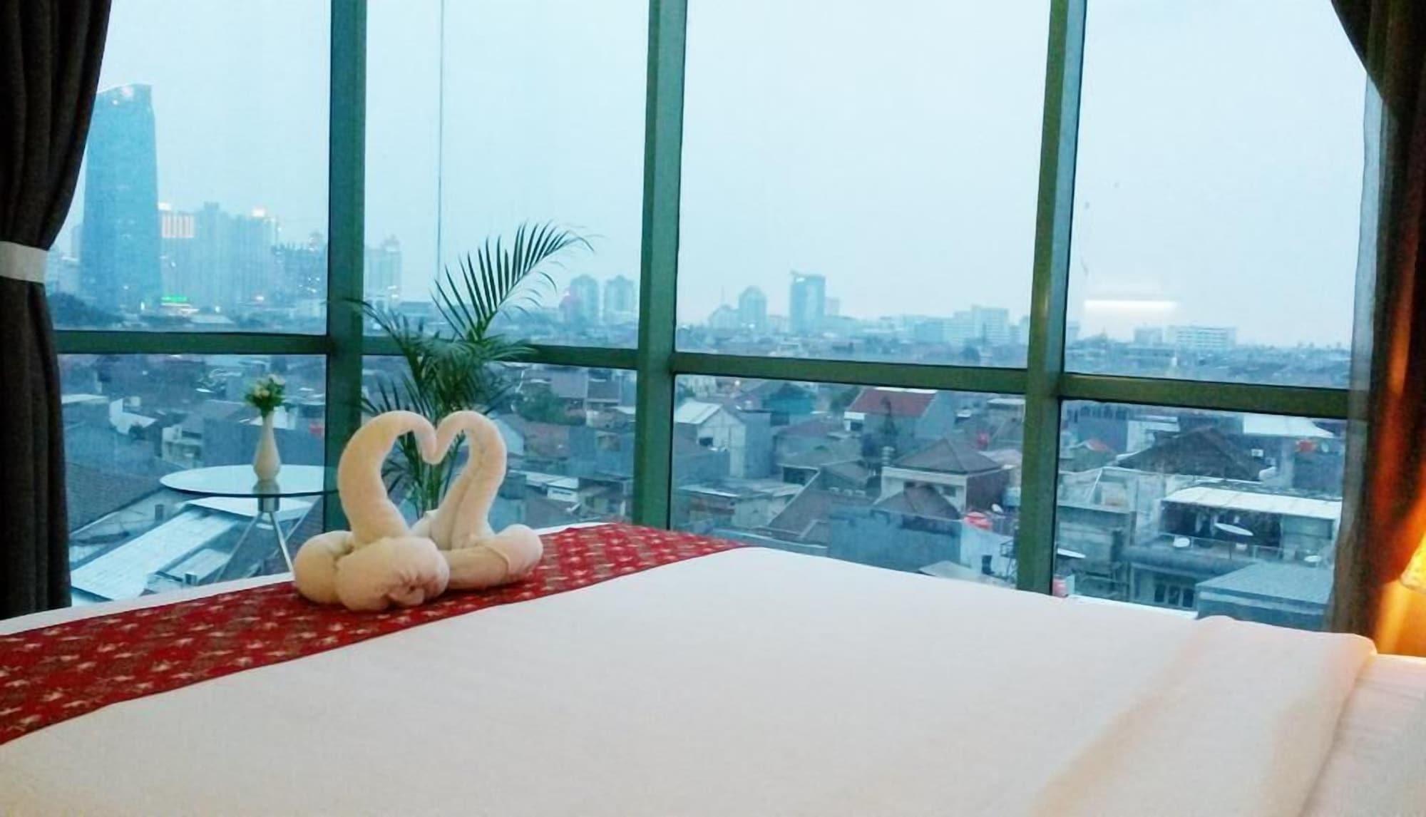 Hotel Business Tomang 3*