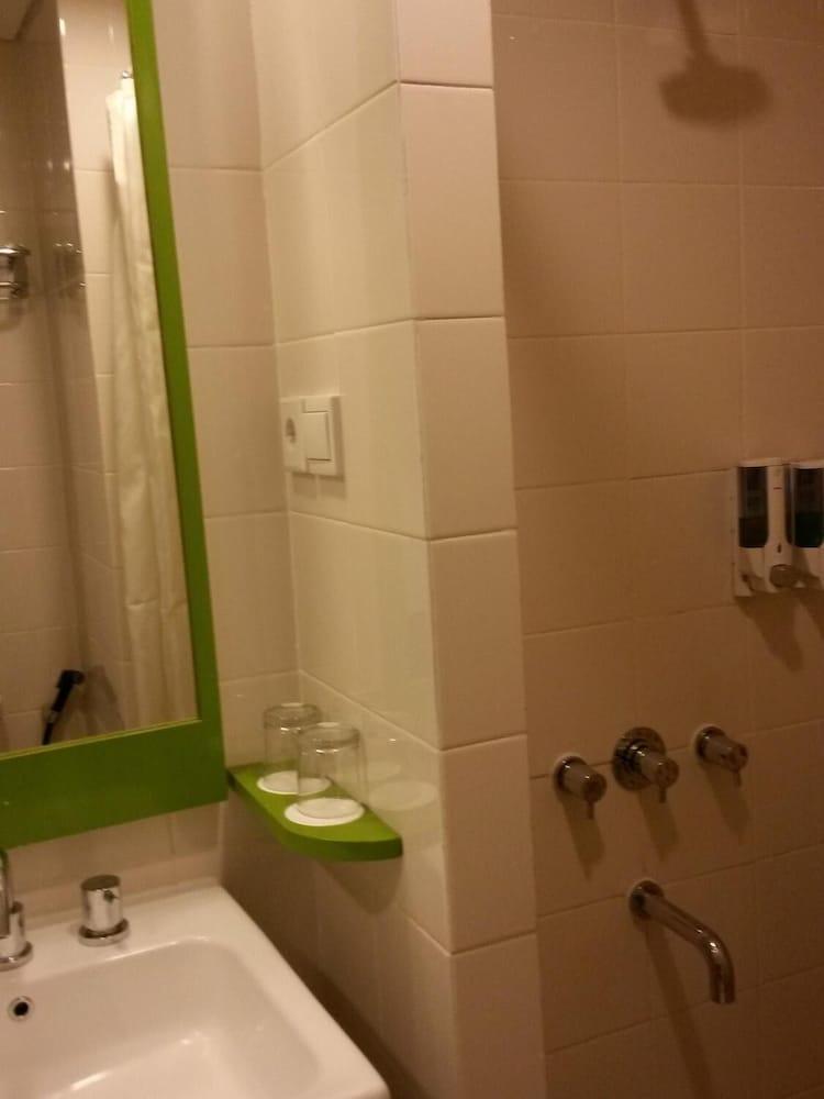 Hotel Amaris Panglima Polim 2