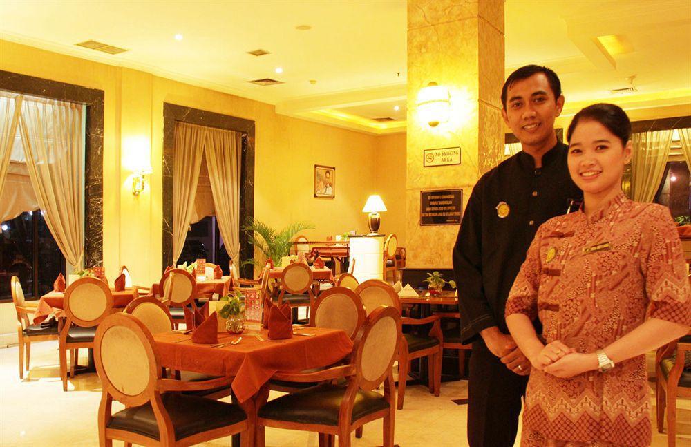 Mega Anggrek Slipi