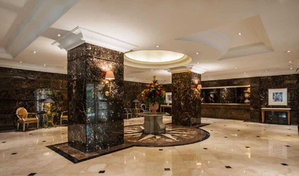 Batavia & Serviced Aparthotel