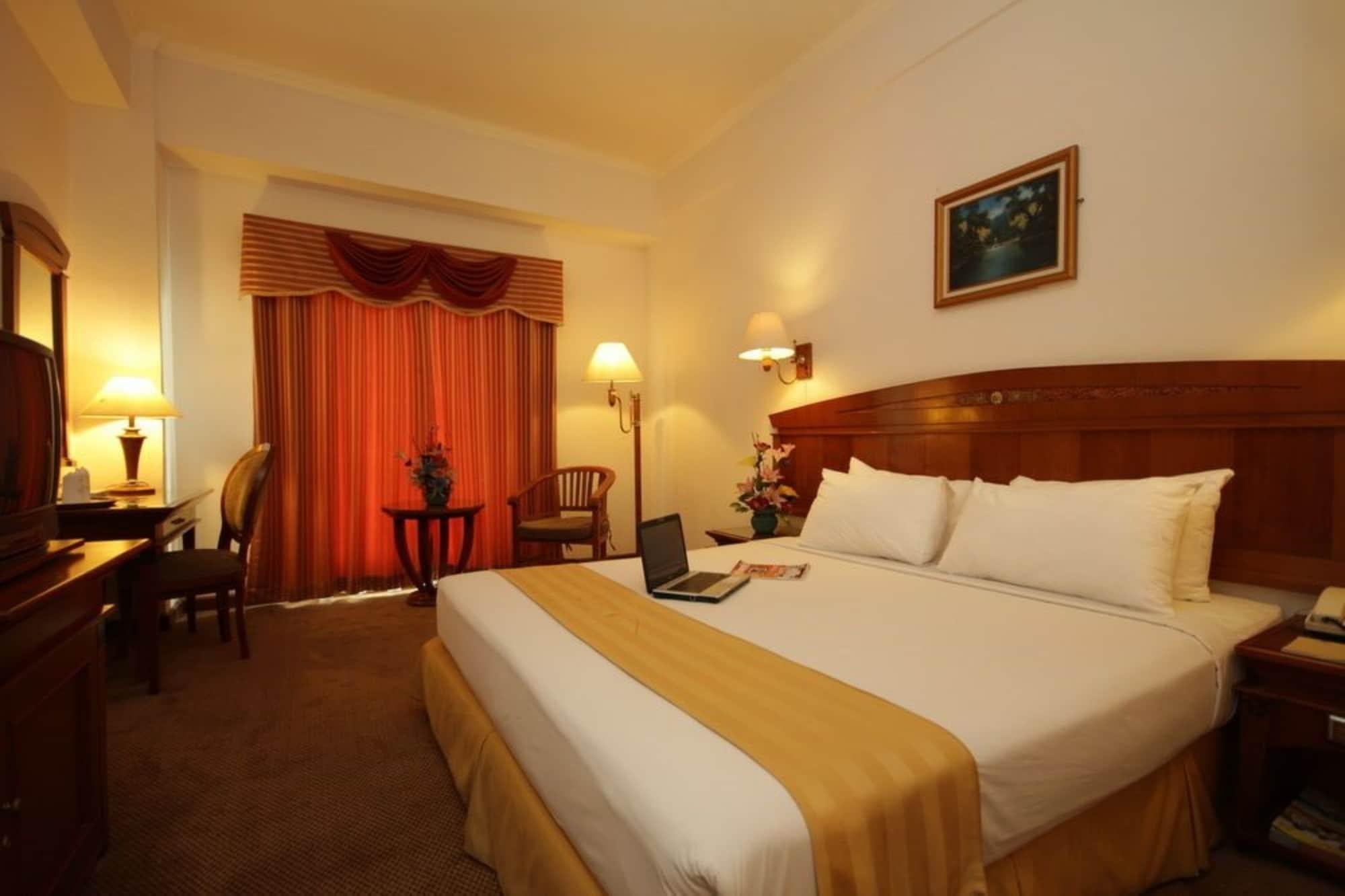 Kaisar Hotel 3*