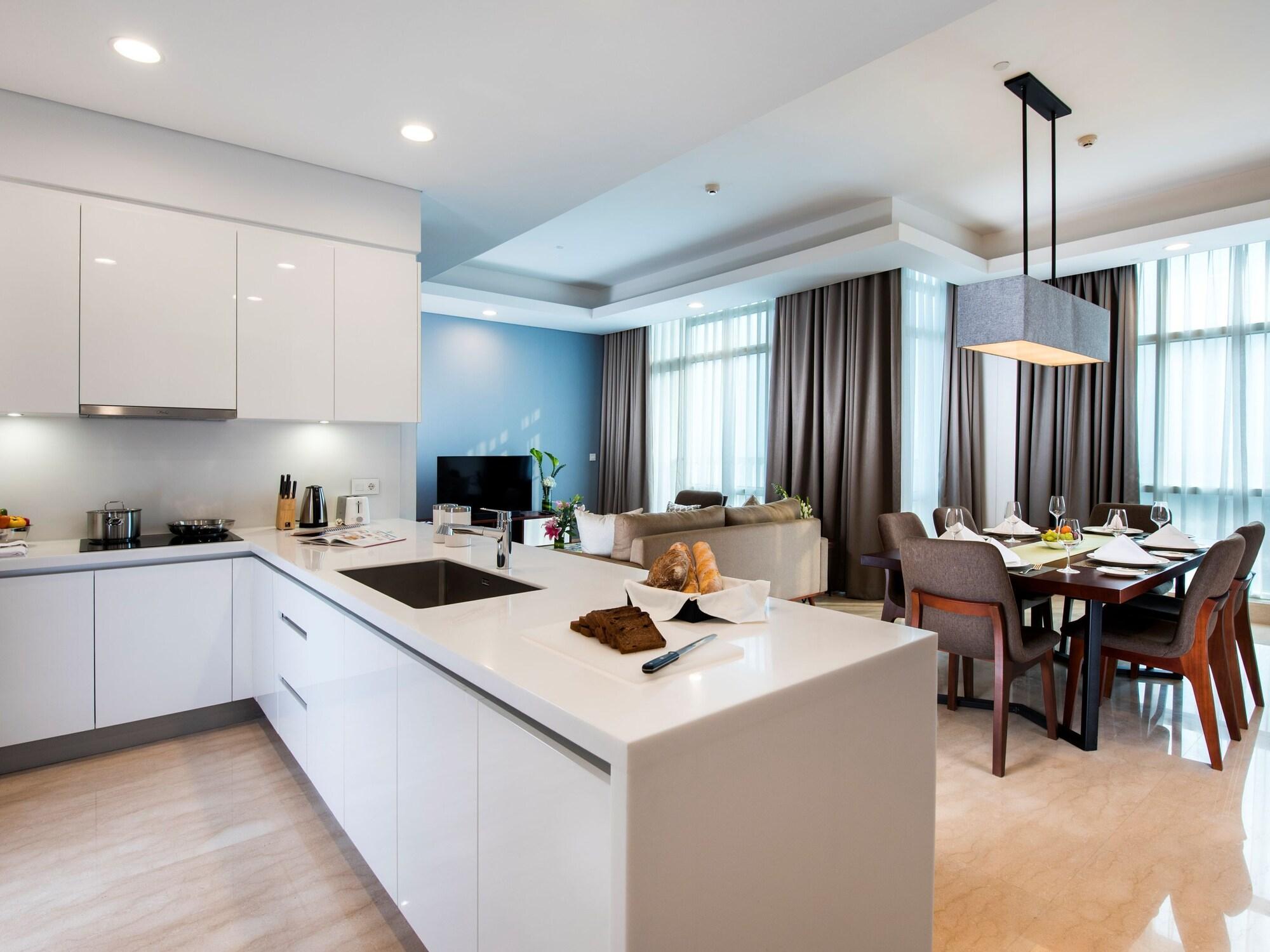 Oakwood La Maison Apartment