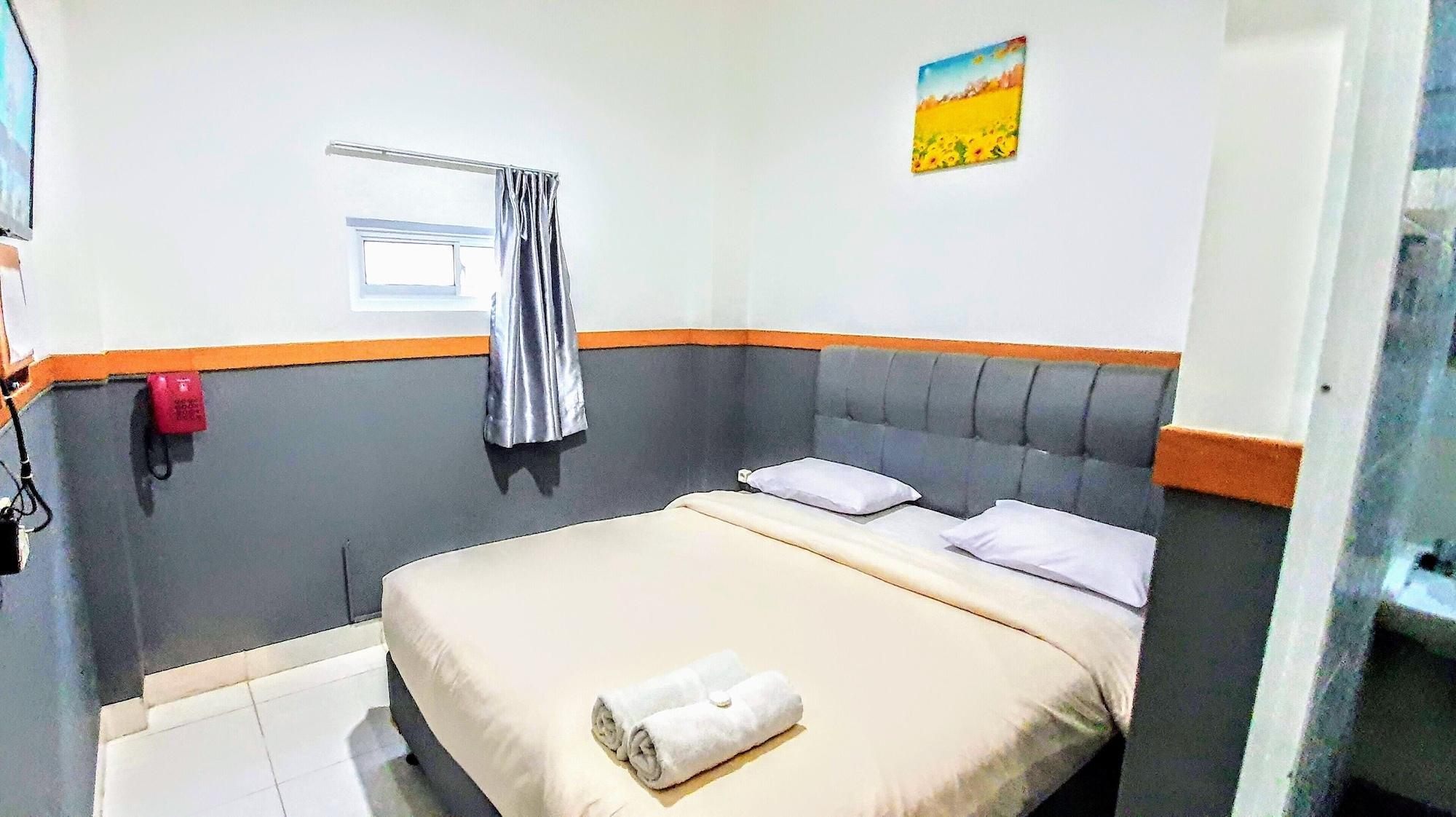 B Shaw Hotel
