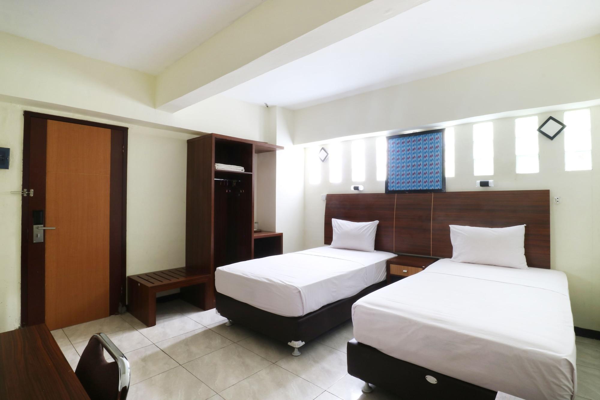 D'boegis Hotel 2*