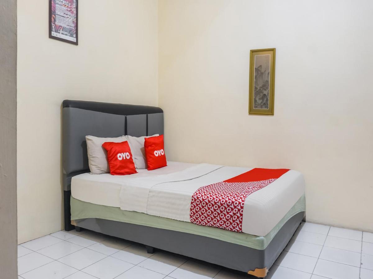 Oyo 91145 G 2* Jacarta
