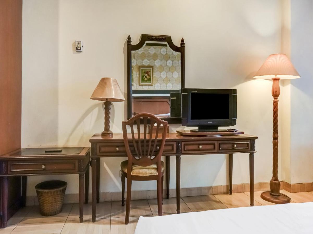 Hotel Collection O 91071 Desa Wisata Tmii 3*