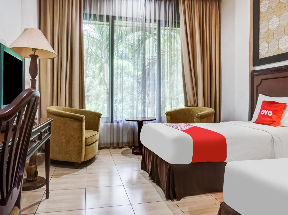 Hotel Collection O 91071 Desa Wisata Tmii Jakarta
