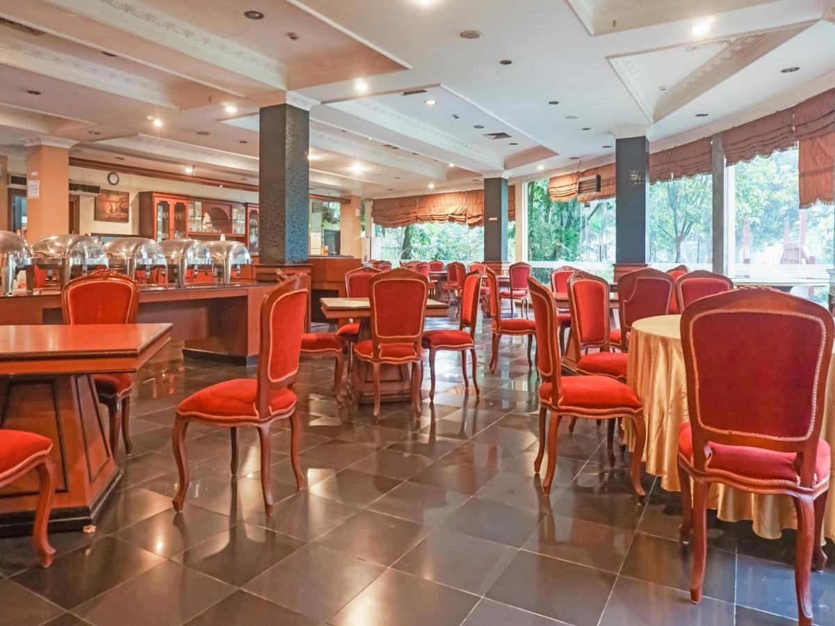 Hotel Collection O 91071 Desa Wisata Tmii 3*