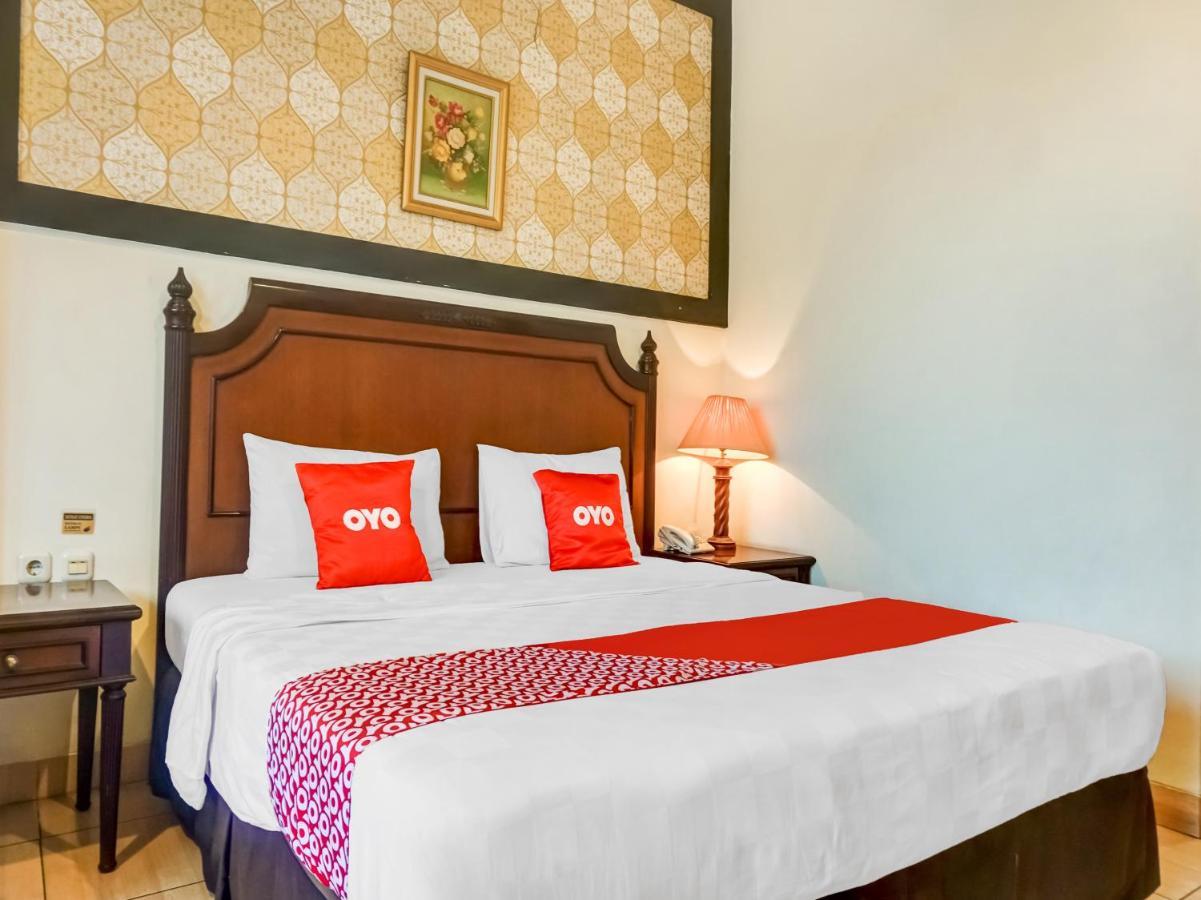 Hotel Collection O 91071 Desa Wisata Tmii 3*