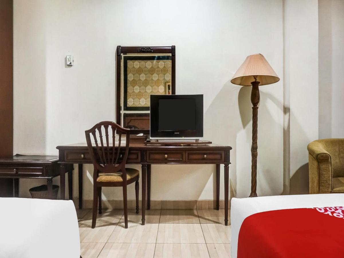 Collection O 91071 Desa Wisata Tmii Hotel 3*