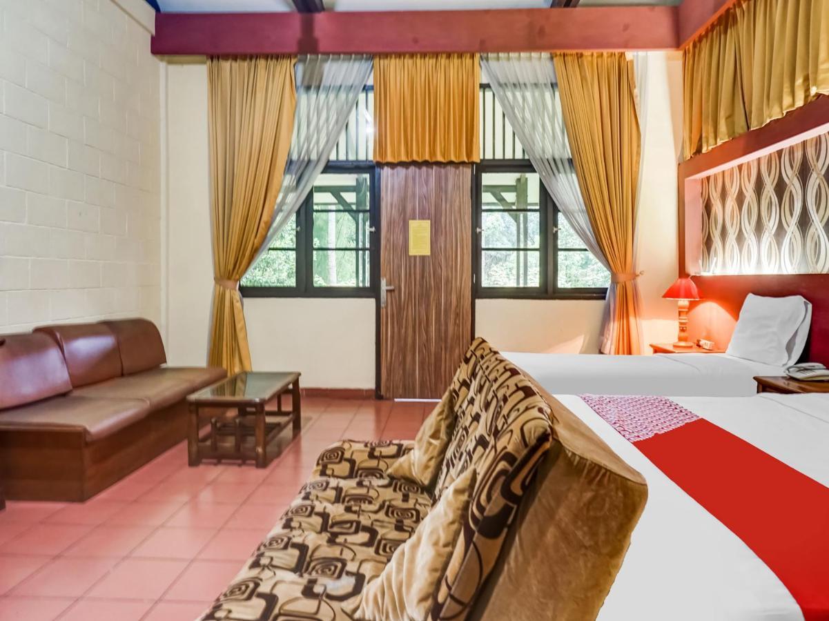 Hotel Collection O 91071 Desa Wisata Tmii