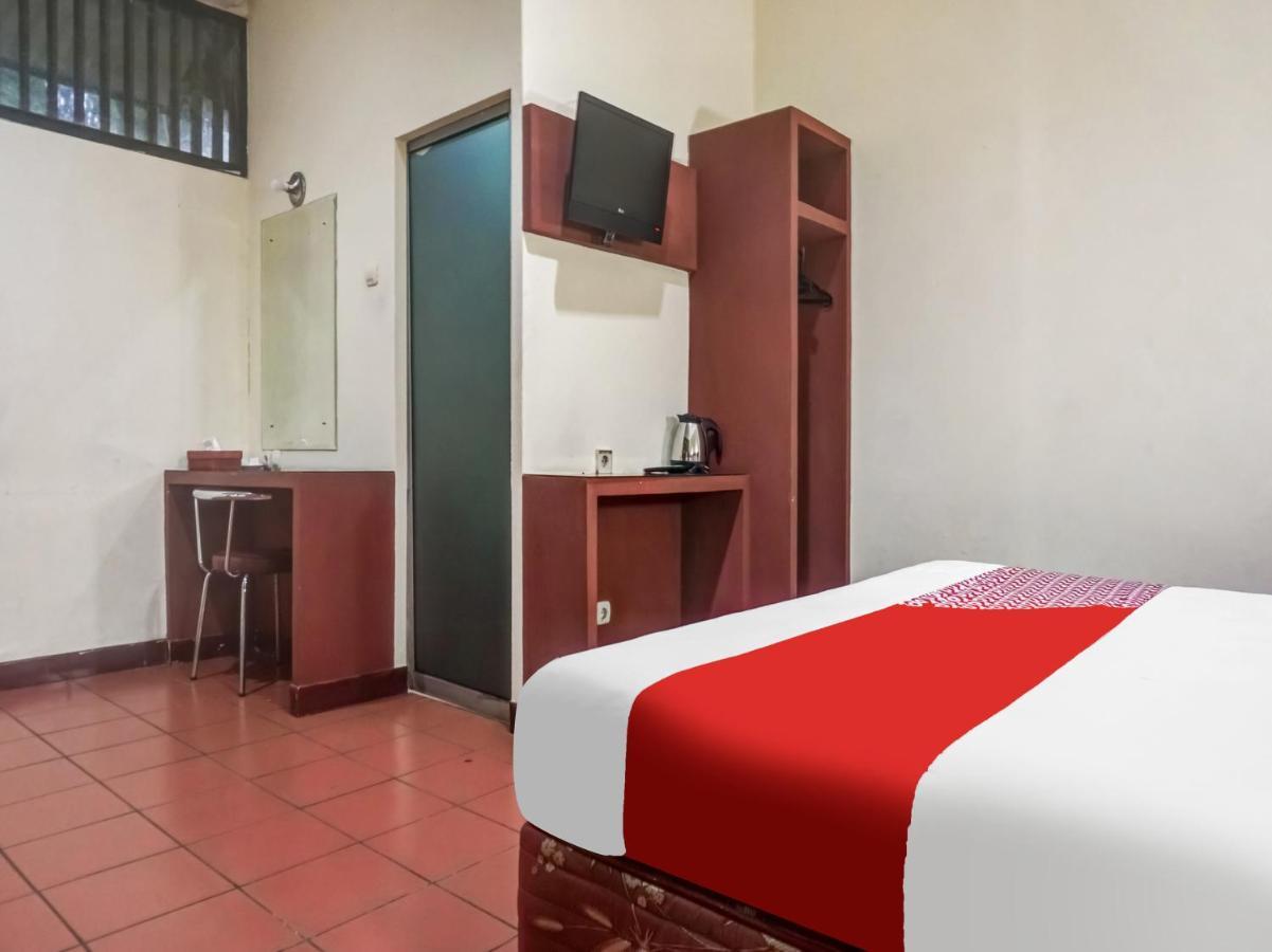 Hotel Collection O 91071 Desa Wisata Tmii