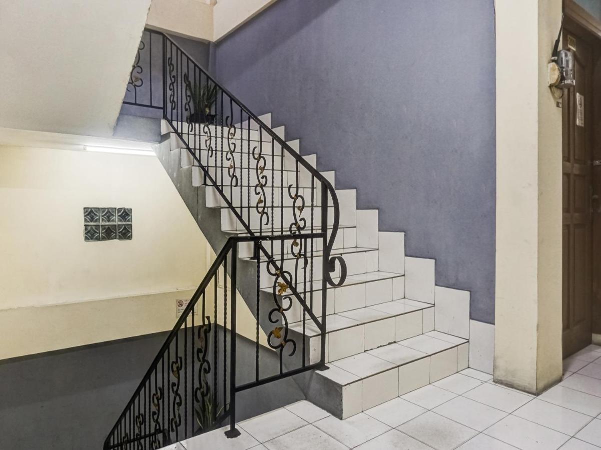 Oyo 91145 G Hotel Jacarta