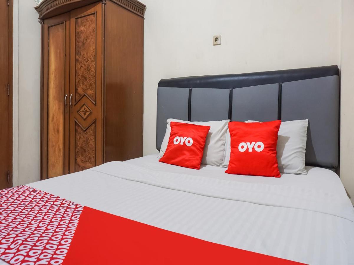 Oyo 91145 G 2* Jacarta