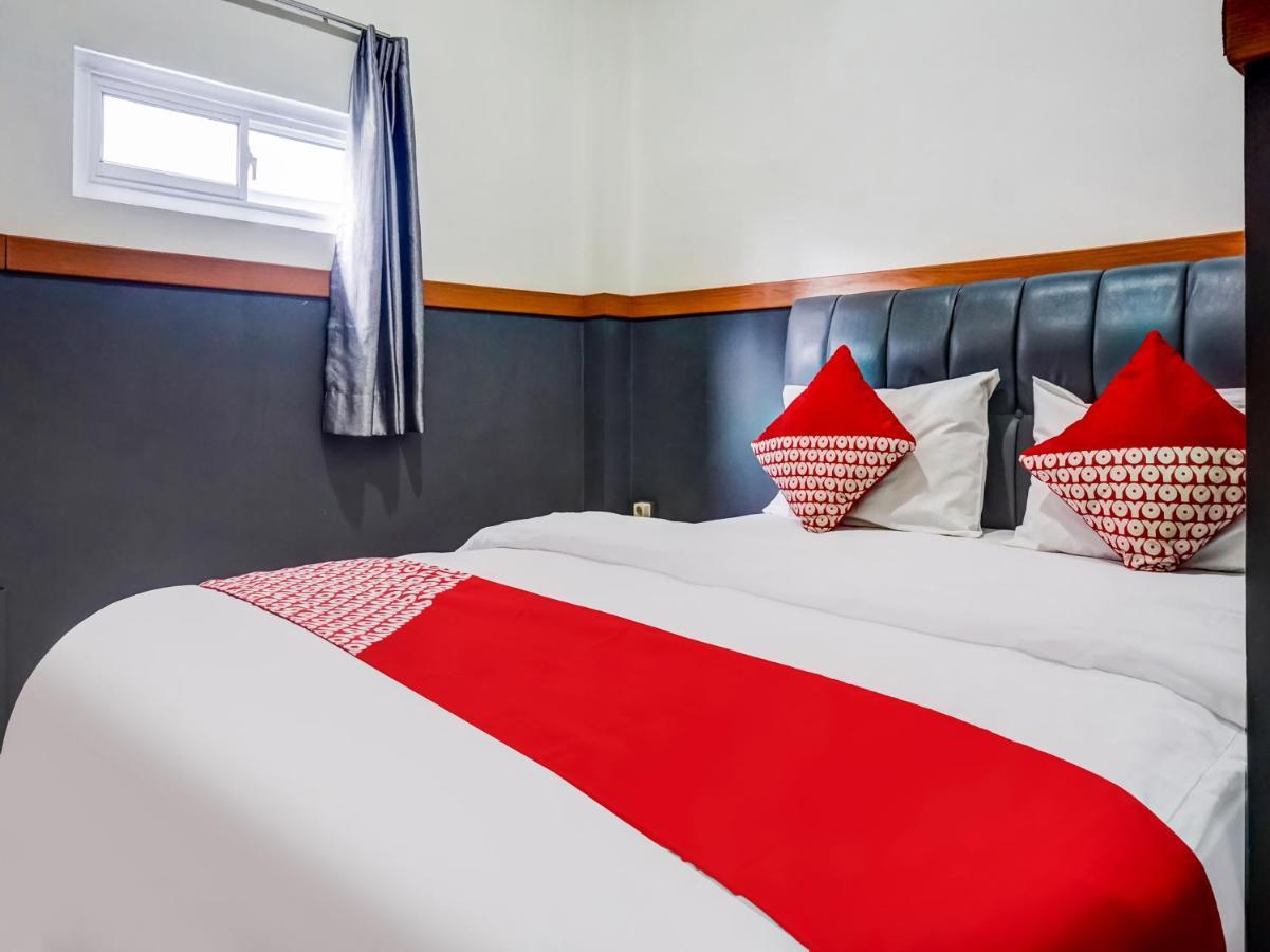 B Shaw Hotel