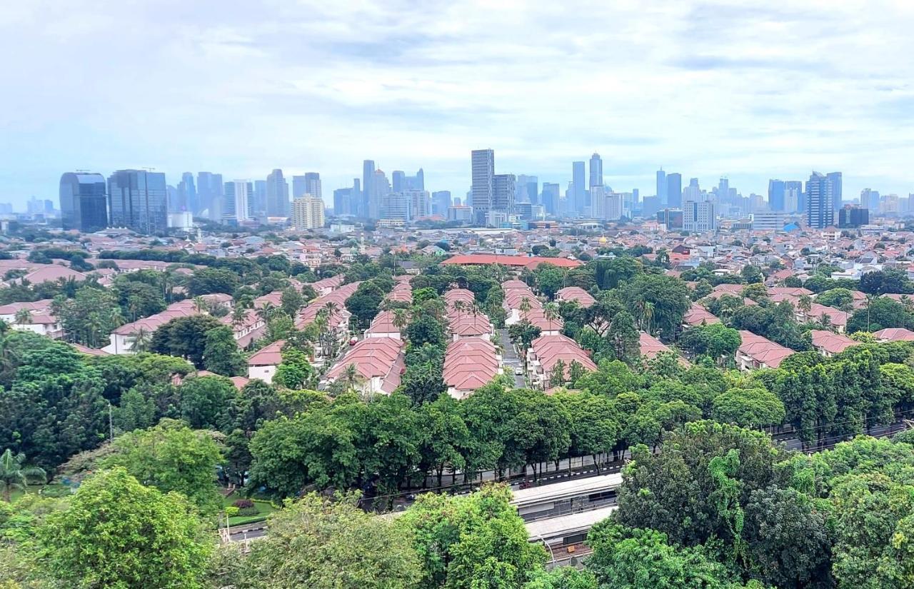 Woodland Park Residence-relaxed And Friendly * Jakarta