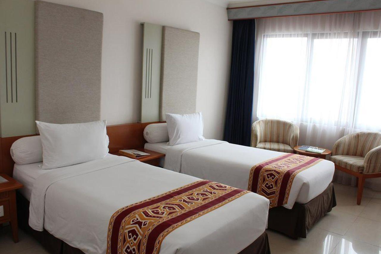 Asana Kawanua Hotel