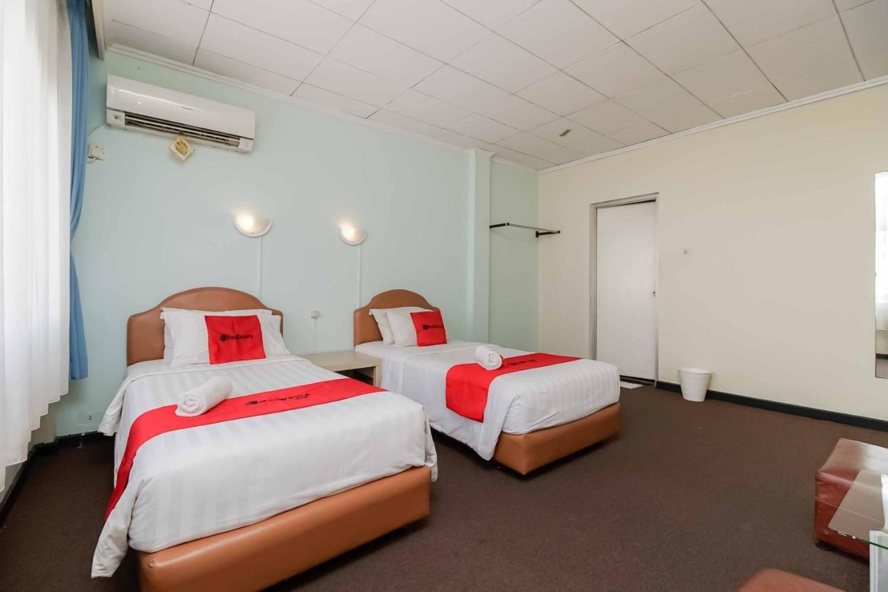 Hotel Reddoorz Near Kebayoran Baru Blok S Jakarta
