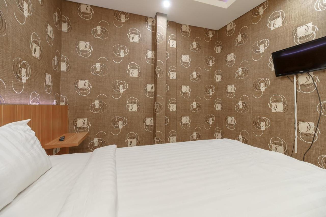 Apple Near Sarinah Mitra Reddoorz 2* Jakarta