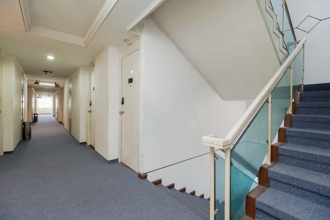 Hotel Reddoorz Near Kebayoran Baru Blok S