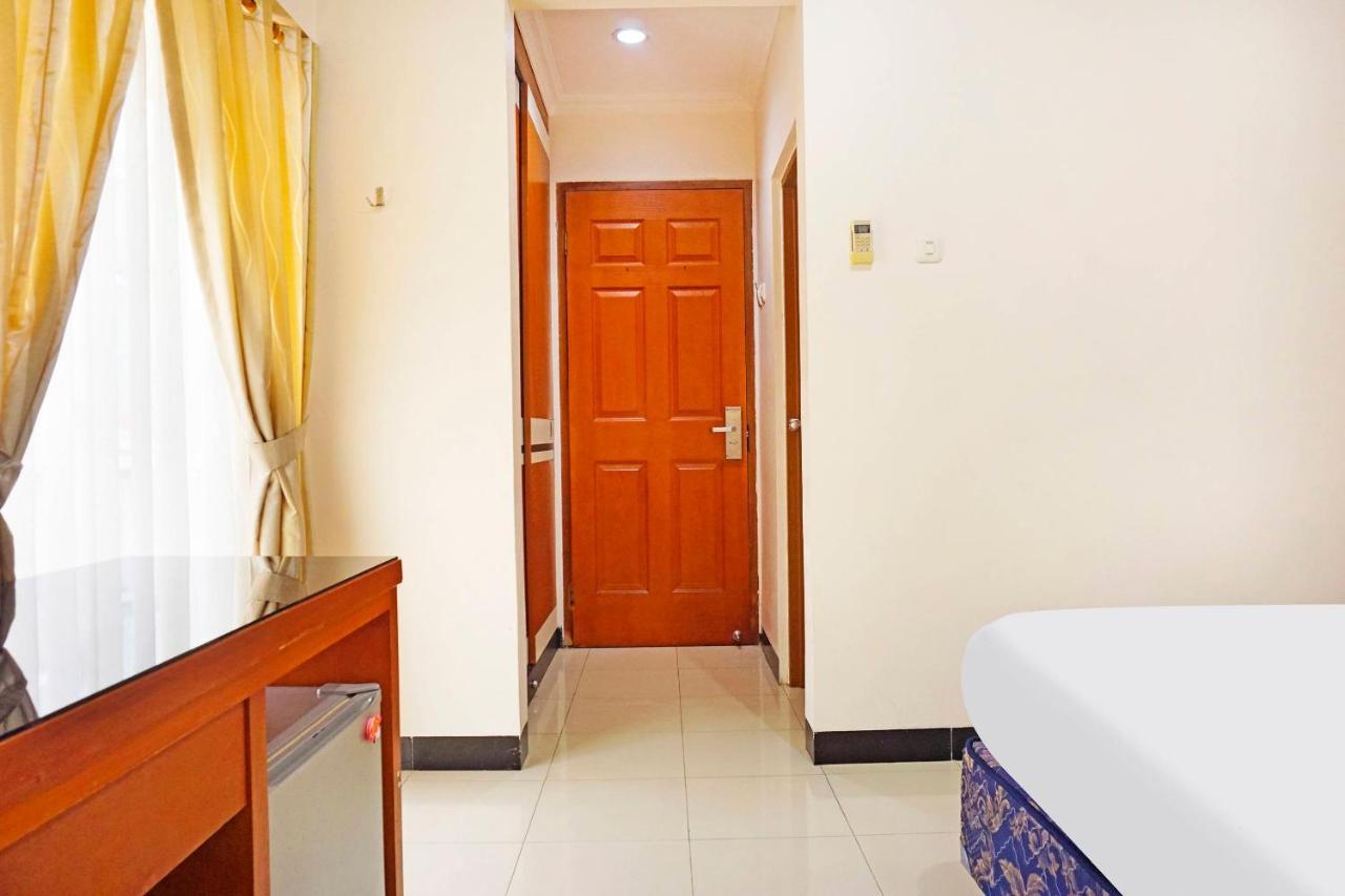 Collection O 91380 Golden Mansion Khách sạn Jakarta