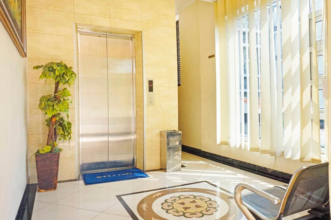 Khách sạn Collection O 91380 Golden Mansion