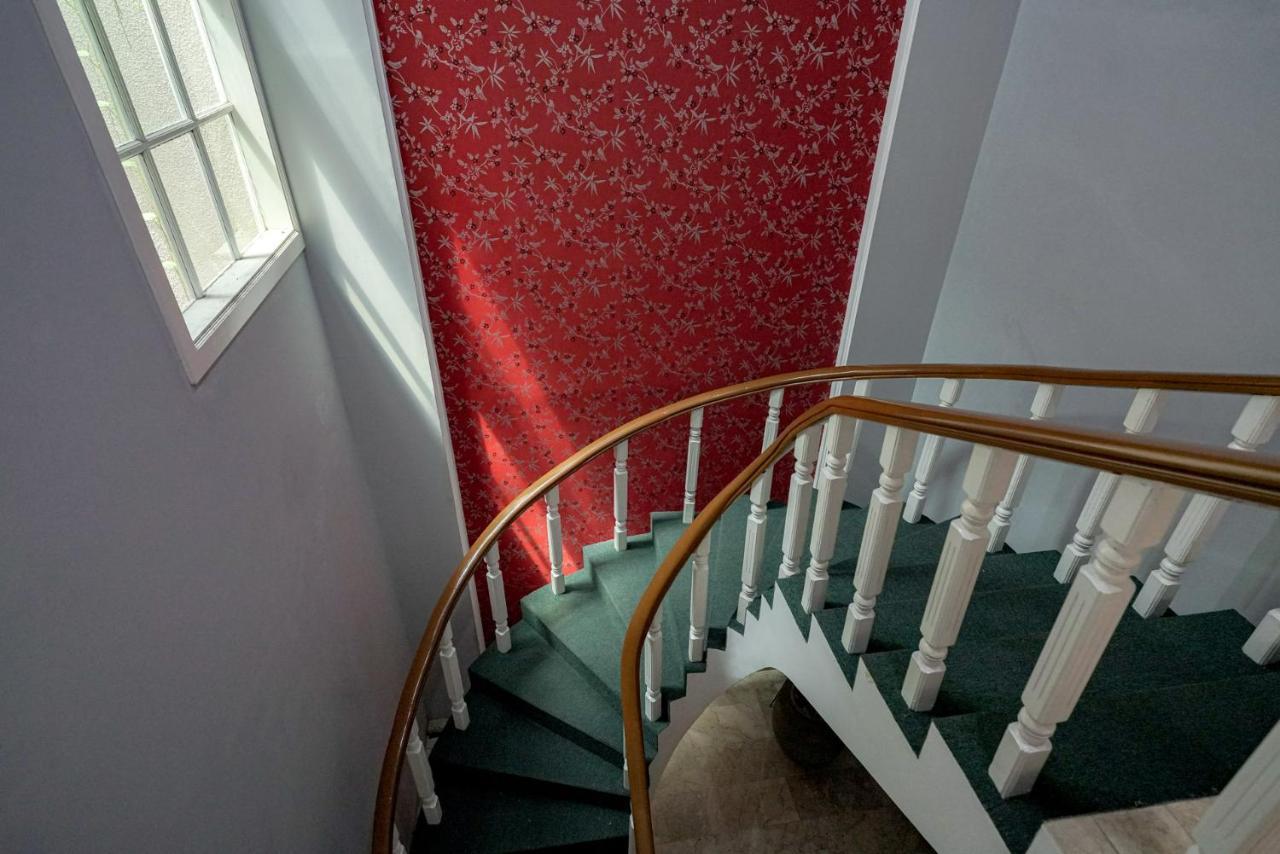 Guest house Reddoorz Premium Near Rs Indah 3*