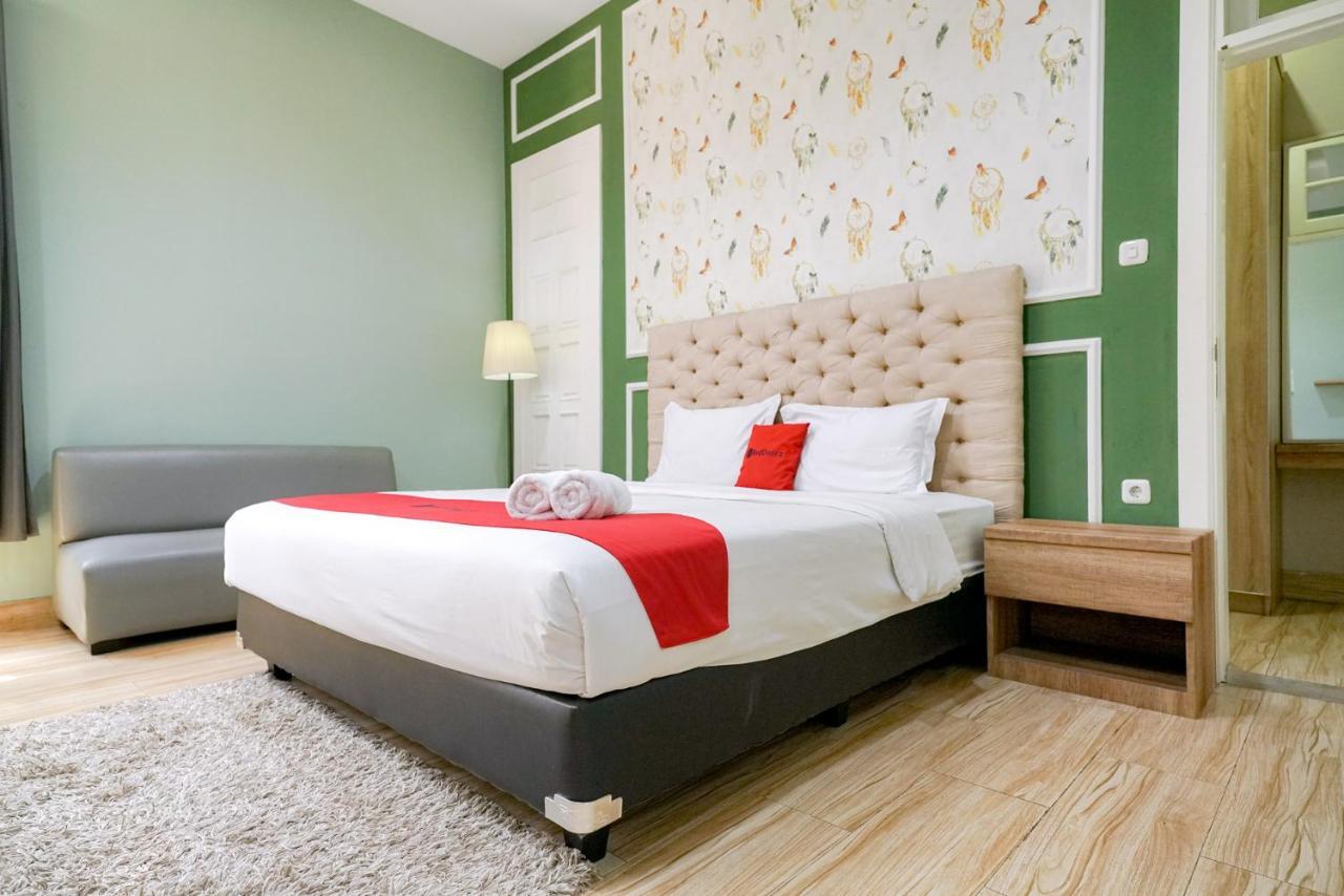 Reddoorz Premium Near Rs Indah 3*