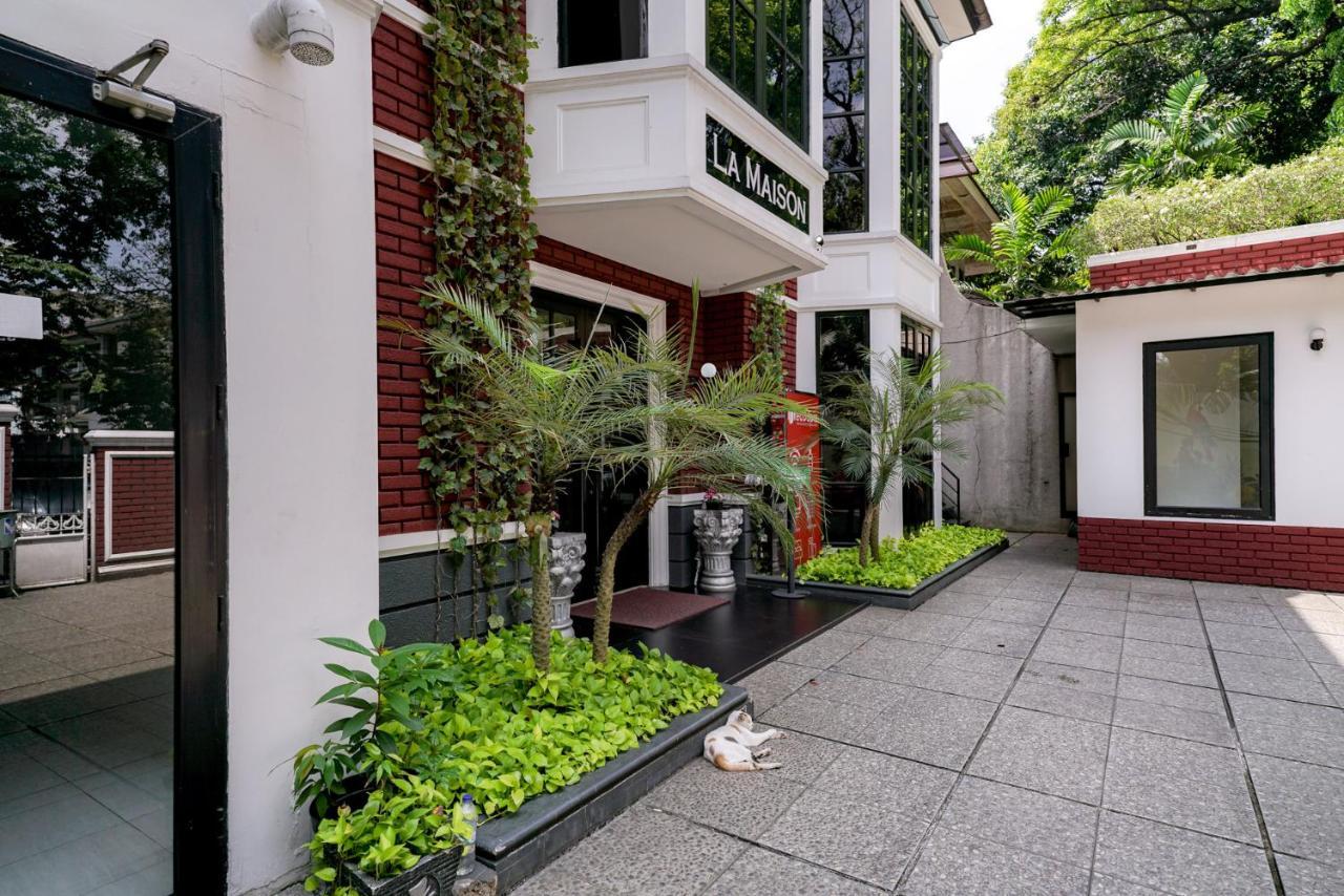Reddoorz Premium Near Rs Indah Jakarta