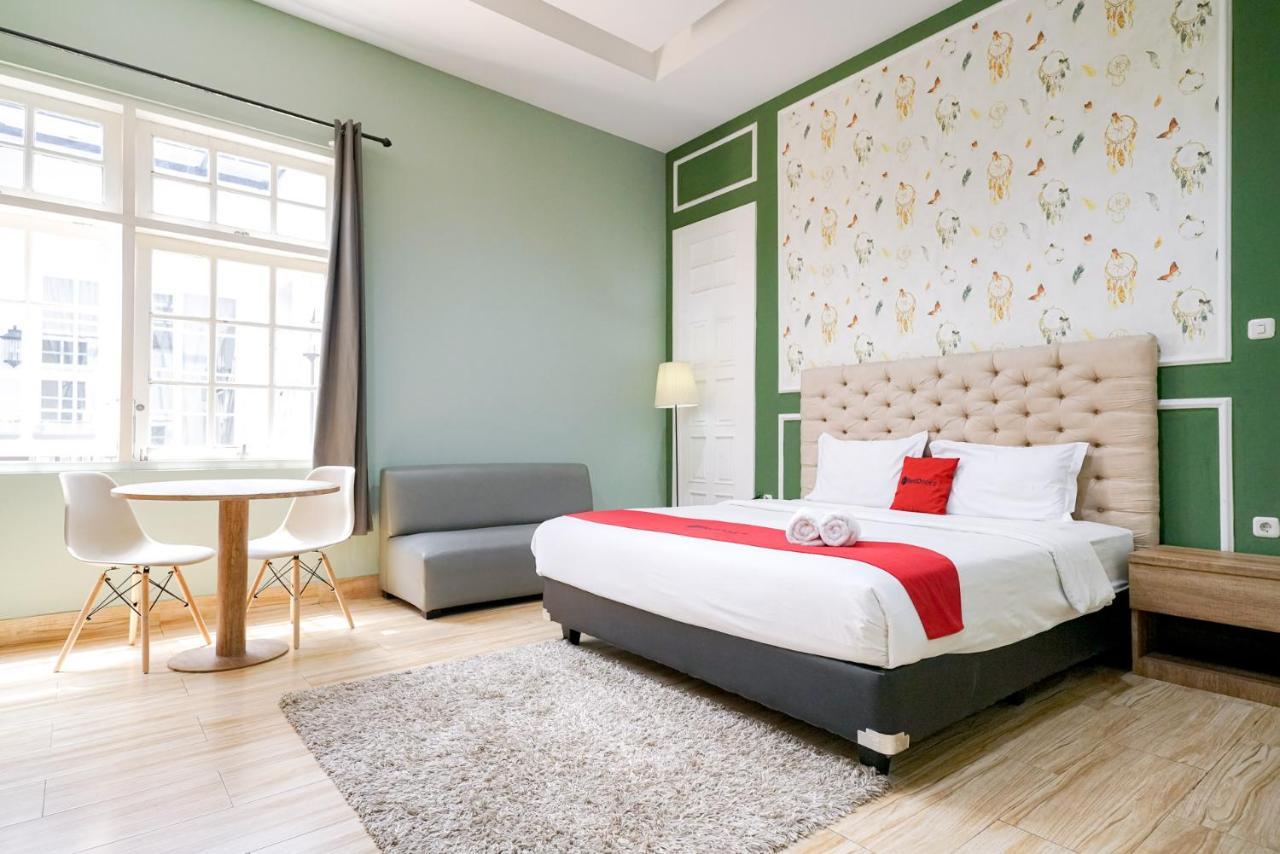 Guest house Reddoorz Premium Near Rs Indah 3*