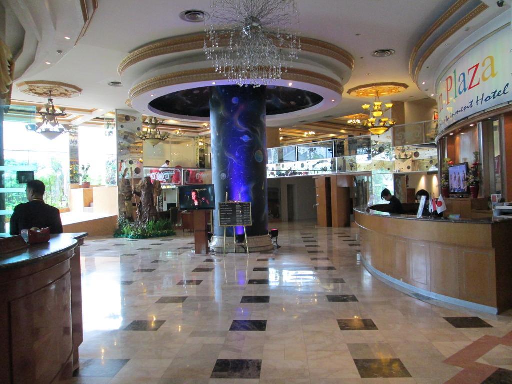 Twin Plaza 4*