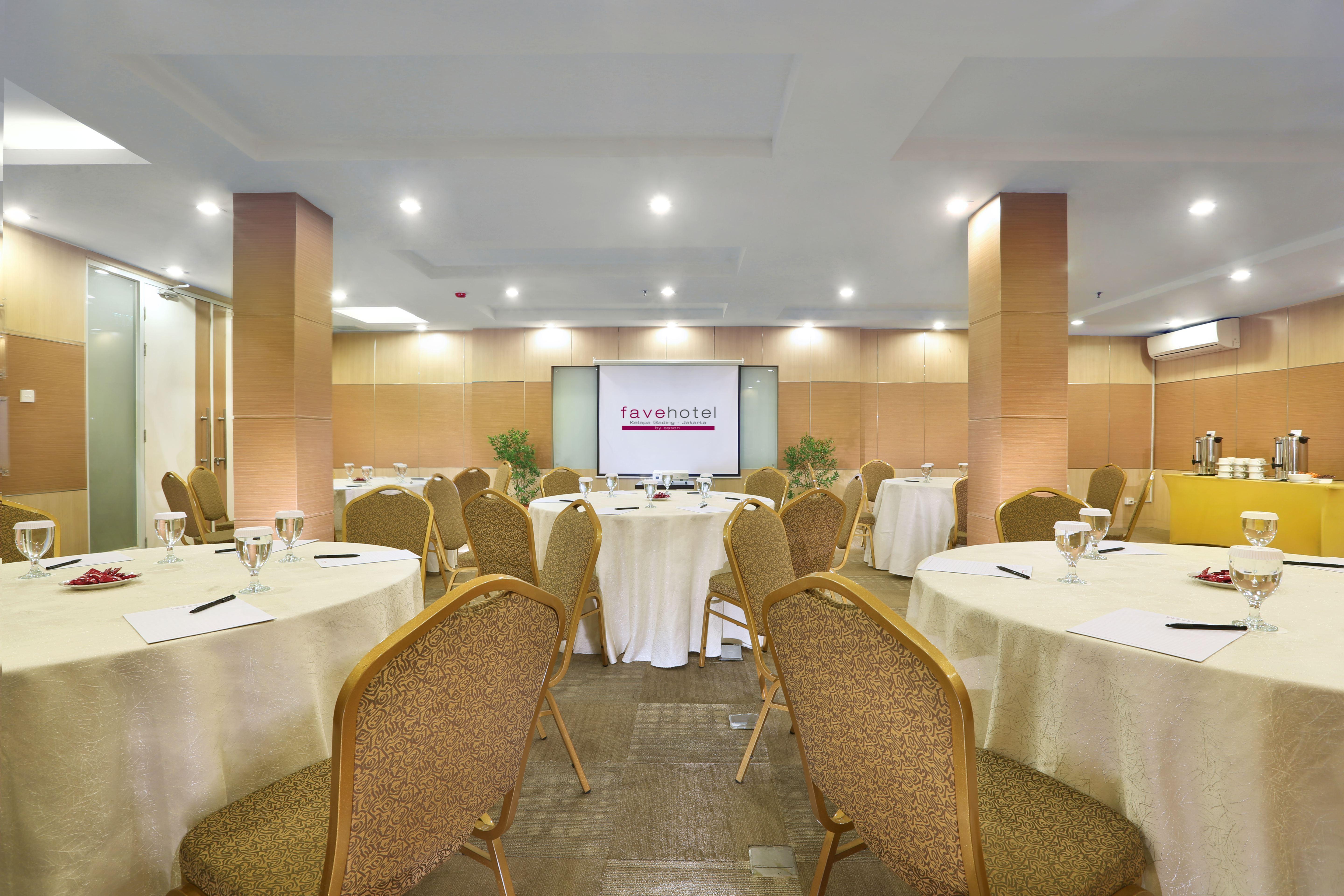 Hotel Favehotel Kelapa Gading 3*