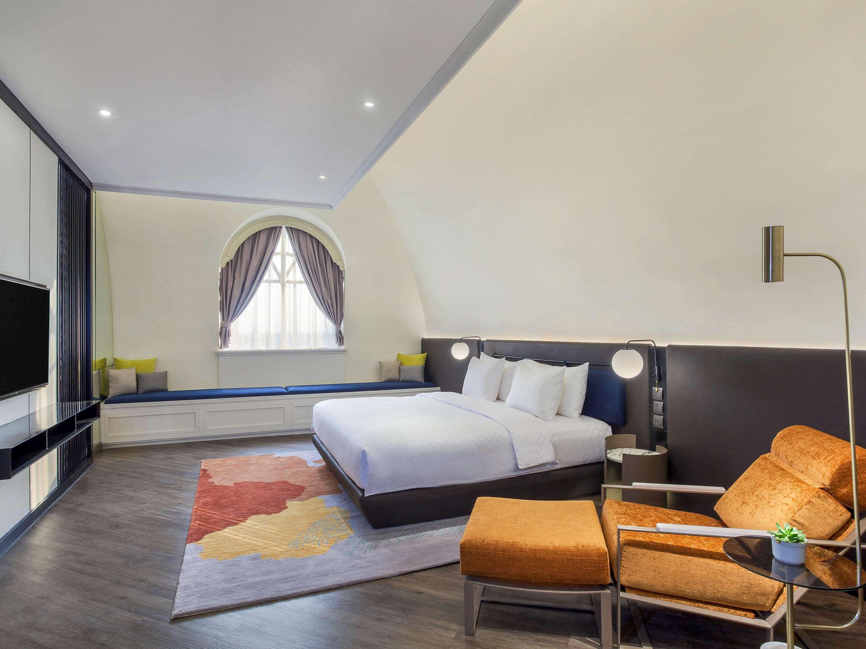 Mercure Batavia 4*