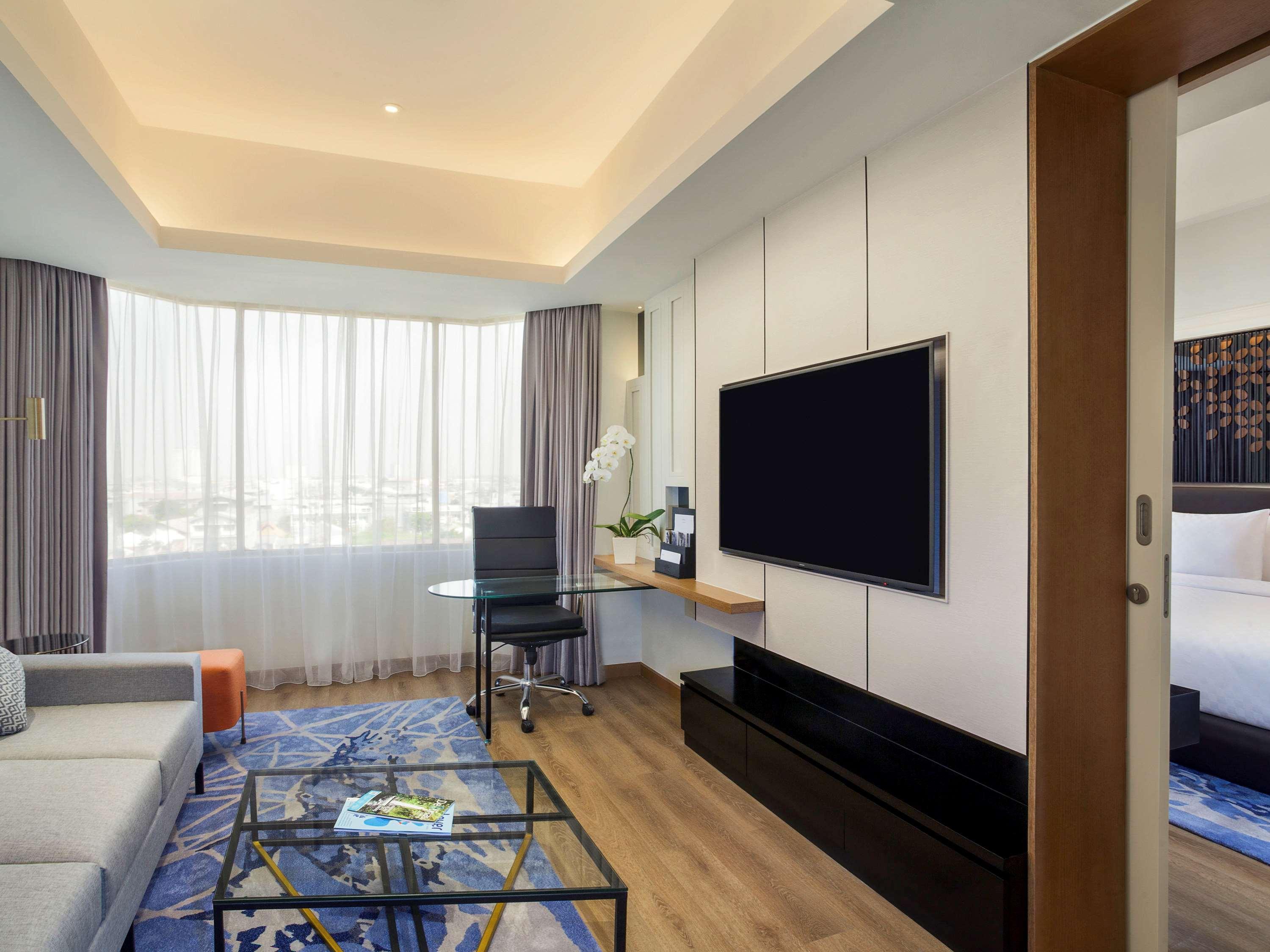 Mercure Batavia Hotel 4*