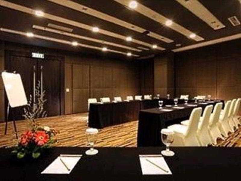 Akmani Hotel 4*